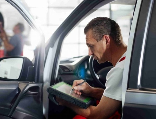 Il primo tagliando di un'auto nuova