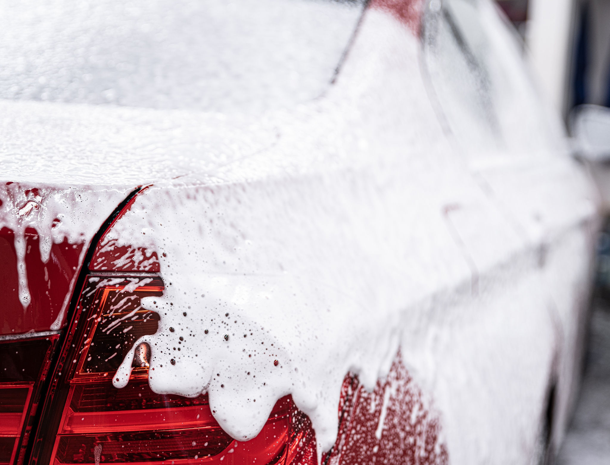 pneumatico in viaggio al tramonto