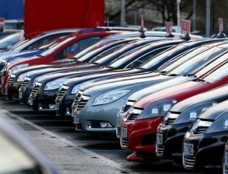 auto parcheggiate