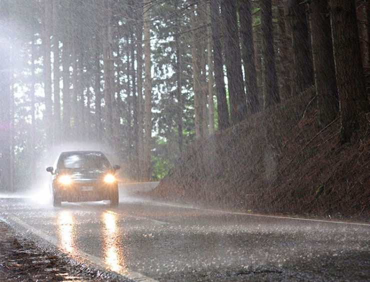 Perché fare manutenzione all’auto in autunno?