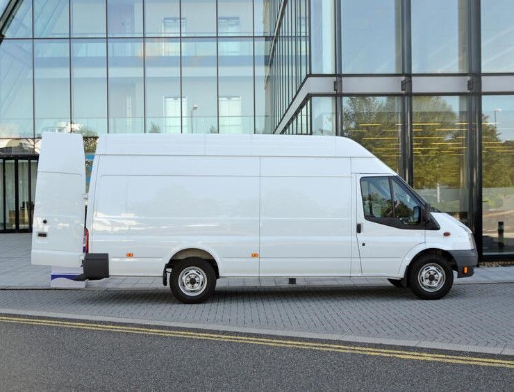 Monitoraggio pressione pneumatici: come effettuarlo correttamente