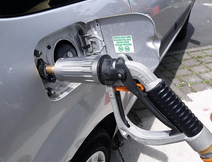 Auto a gas GPL o metano - pompa LPG